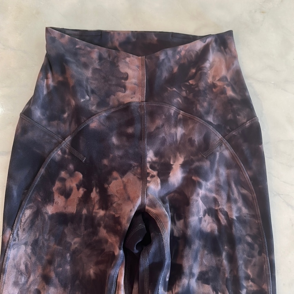 Lululemon Instill Tye Dye 25” With Keyholes size 4